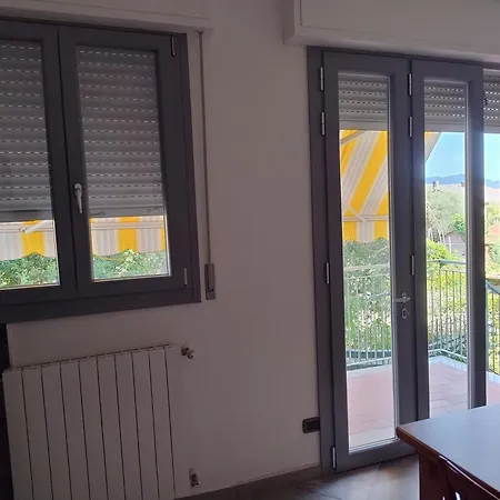 Apartment 5 Terre Italian Delight Black